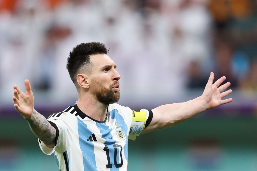 Lionel Messi Pha kiến tạo gợi nhớ Maradona 1990 và hành trình chinh phục chiếc Cúp còn thiếu! 5 Lionel Messi Pha kiến tạo gợi nhớ Maradona 1990 và hành trình chinh phục chiếc Cúp còn thiếu! 5